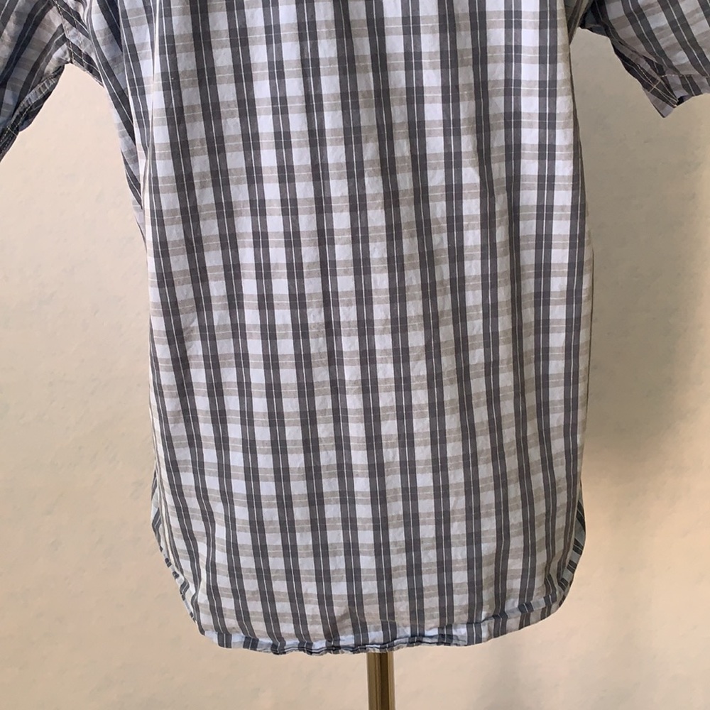 Hollister Plaid Button Down Short Sleeve Shirt - Picture 7 of 10